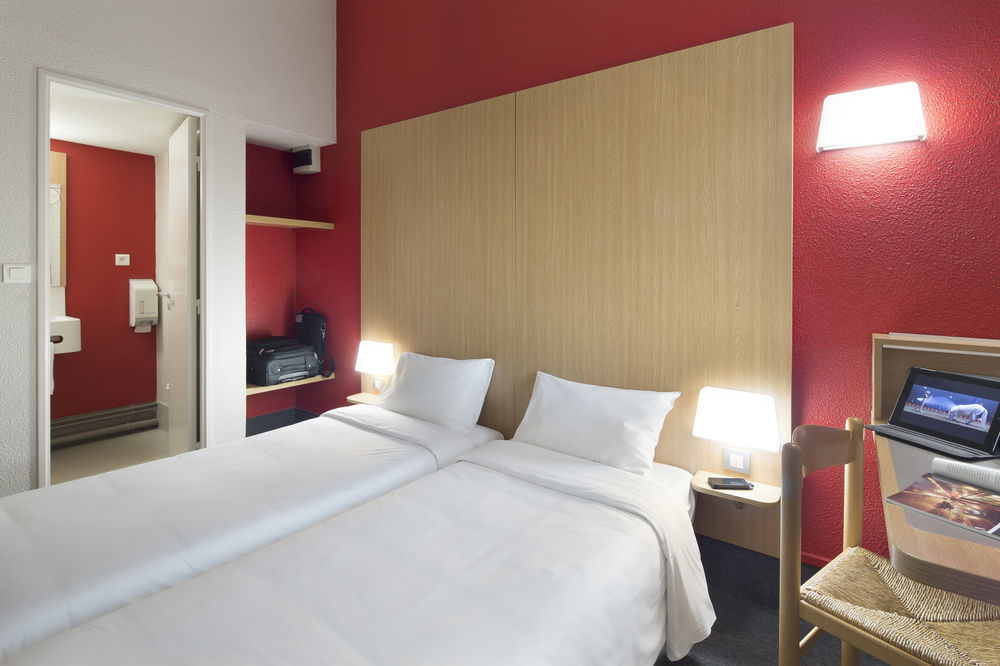B&B Hotel Morlaix Saint-Martin-des-Champs  Exteriör bild
