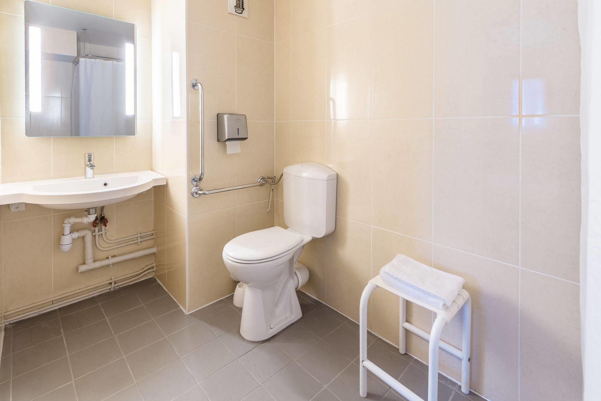 B&B Hotel Morlaix Saint-Martin-des-Champs  Exteriör bild